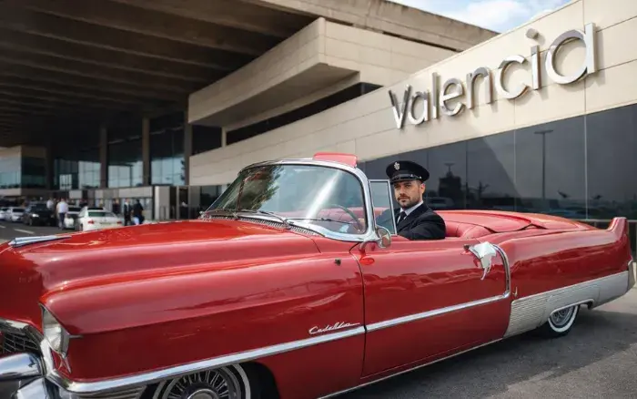 Transfer aeropuerto Valencia en coche clásico con chófer